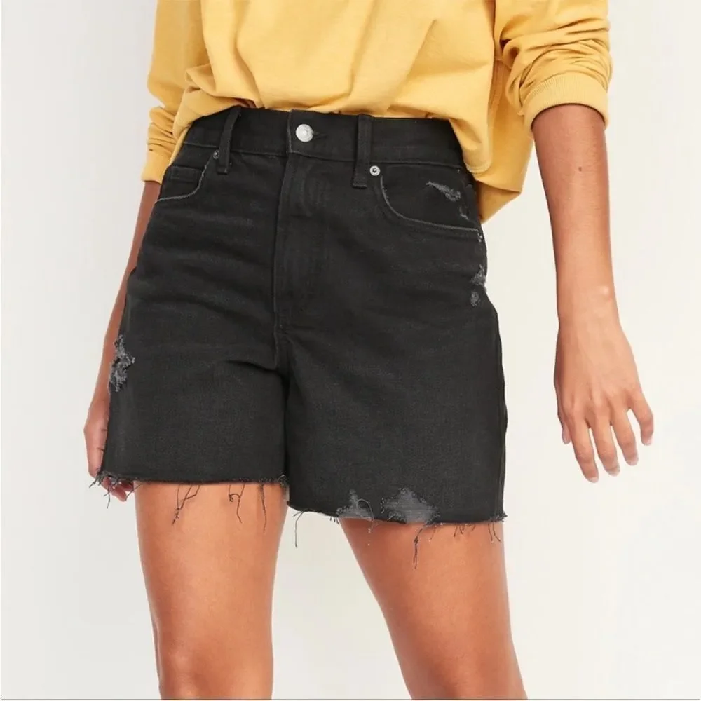 Old Navy High Waisted Slouchy Straight Cut-Off Black Denim Shorts - Picture 3 of 12